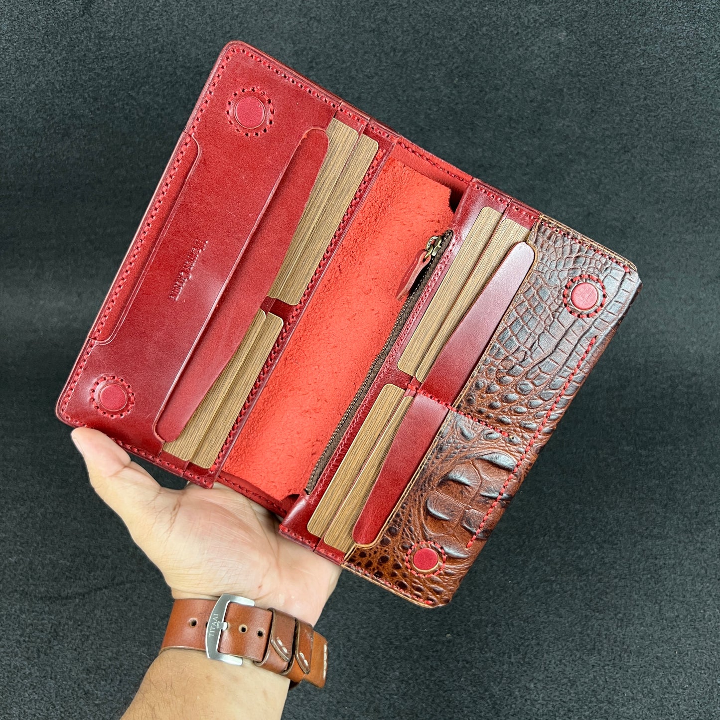 Elvra Pro — Long Wallet (WC-L16 Pro)