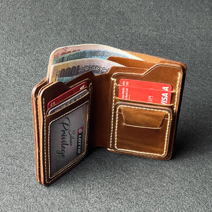 Ravelo — The Bold Fold (WC-V12)